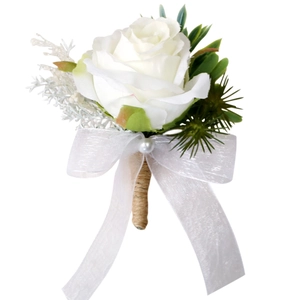 Elegante fiore all'occhiello per matrimonio con rosa bianca e gambo avvolto in corda di juta