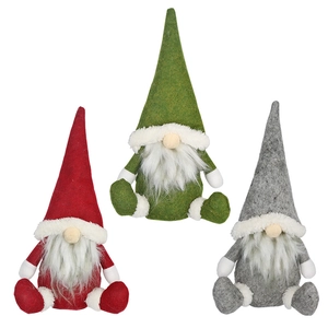 Tre gnomi di Natale nordici in feltro rosso, verde e grigio con lunga barba bianca di peluche
