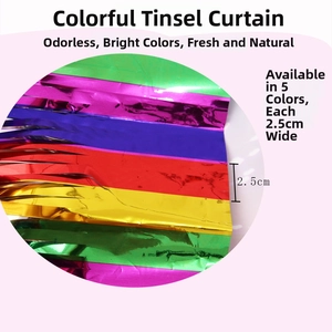Détail de rideau à franges coloré avec bandes de 2,5 cm pour décoration de fête