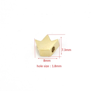 Perle couronne dorée 7,3x8mm avec trou de 1,8mm pour création de bijoux DIY
