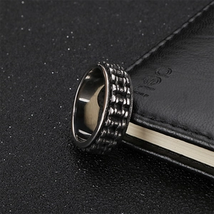 Anello da uomo in acciaio inossidabile stile industriale con motivo a catena vintage