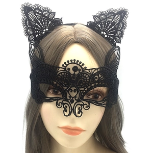 Détail du masque d'oreilles de chat en dentelle noire pour fête d'Halloween et bal