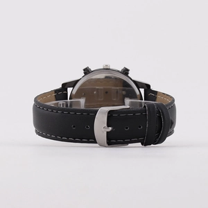Fashionable men's quartz watch with black leather strap and white contrast stitching