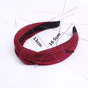 Detailed size chart for burgundy knitted knot headband with precise measurements