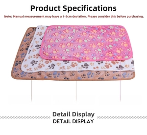 Size guide for thick flannel pet blankets with paw prints in 104x72, 76x52 and 60x40 cm