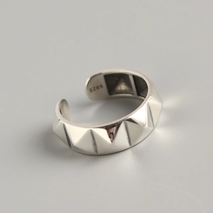 Minimalist S925 sterling silver open ring with 3D punk style rivet pyramid design