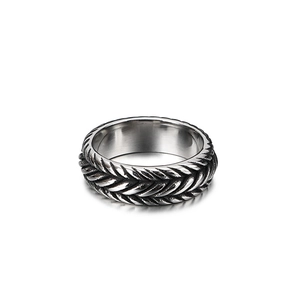 Punk style stainless steel chain link ring with vintage silver and black woven texture
