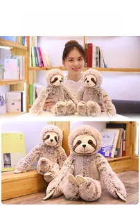 Comparaison détaillée des tailles de paresseux en peluche avec un mannequin