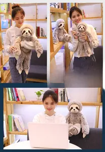 Vue détaillée de paresseux en peluche de tailles moyenne et grande avec fourrure douce