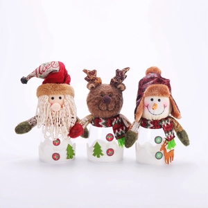 Weihnachts-Süßigkeitengläser mit Weihnachtsmann und Schneemann für festliche Tischdeko