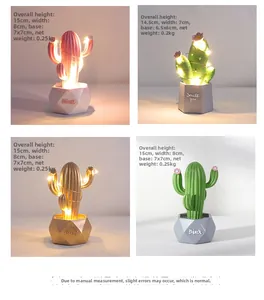 Detailansicht der nordischen Kaktus-Nachtlampe mit LED-Lichterkette und geometrischer Basis