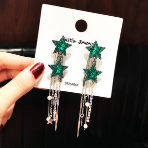 Orecchini a stella in argento S925 con strass verdi e lunghe nappe di perle