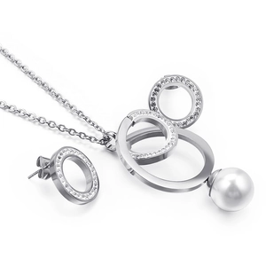 Silver interlocking ring necklace and earrings set with crystal stones and white pearls