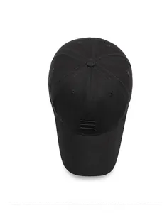 Vue de dessus d'une casquette de baseball noire en toile de coton avec visière surpiquée