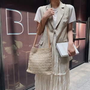 Women Straw Woven Shoulder Bag Large Capacity PU Leather Straps Summer Beach Vacation Minimalist Casual Retro Tote