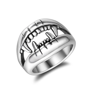 Gothic silver crocodile teeth ring for men in stainless steel with detailed animal tusks