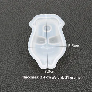 Detailed view of pig resin mold with dimensions 7.8cm height and 2.4cm thickness