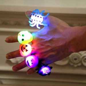 Halloween LED Glowing Rings Elastic Rubber Pumpkin Bat Spider Ghost Skull Finger Lights Party Favors Decorations