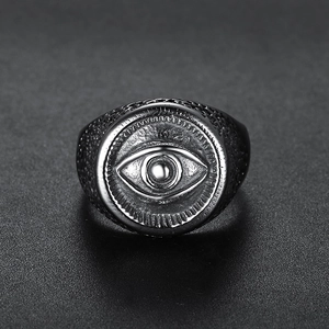 Bague vintage en acier inoxydable avec l'Œil d'Horus et finition noir argenté