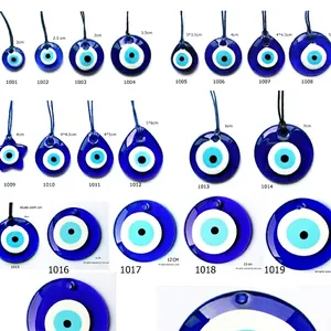 Guide des tailles pour pendentifs œil bleu en verre avec 19 modèles de 2cm à 13cm