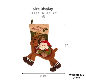 Dimensions détaillées de la chaussette de Noël renne 3D avec poupée Père Noël et boucle