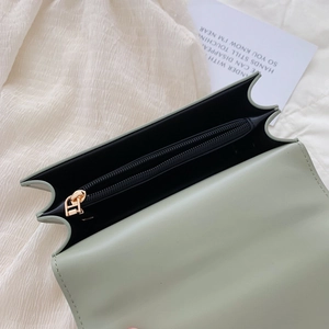 Linen patchwork chain bag in light green with double compartments and accordion sides