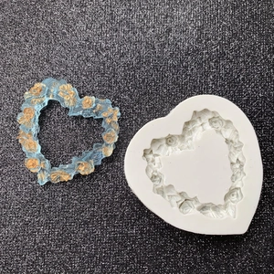 Herzförmige Silikonform mit Rosenblüten für DIY-Harz- und Fondant-Bastelarbeiten
