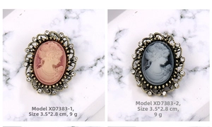 Broches camée rétro avec portrait de femme en rose et gris sur support en marbre