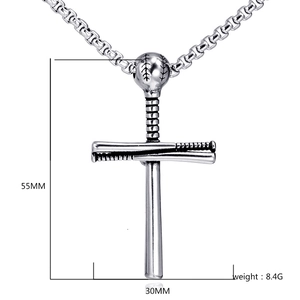 Vue détaillée du pendentif croix de baseball en acier avec hauteur 55mm et largeur 30mm