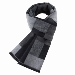 Classic checkered winter scarf in dark grey and black with soft fringes for men