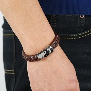 Bracelet tressé pour homme en cuir marron avec fermoir magnétique Tai Chi en argent