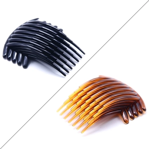 Minimalist 7-teeth plastic hair side combs in black and amber tortoiseshell for women