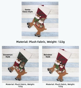 Détails des chaussettes de Noël avec des poupées en peluche Père Noël et Bonhomme de neige