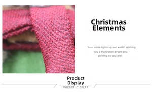 Gros plan sur la texture du tricot rouge des chaussettes de Noël et sacs de cadeaux