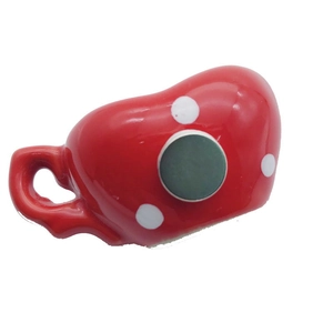 Creative 3D mini red ceramic tea cup fridge magnet with white polka dots and handle