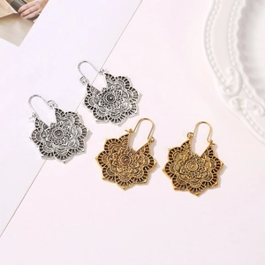 Boucles d'oreilles ethniques fleurs ajourées en or et argent vintage, style bohème