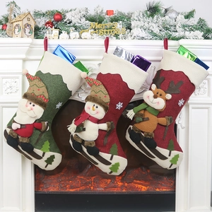 Weihnachtssocke Plüsch Filz Weihnachtsmann Schneemann Rentier Skifahren Thema Feiertag Geschenkbeutel Dekoration