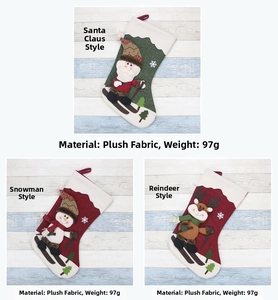 Drei Plüsch-Weihnachtssocken mit 3D-Motiven von Weihnachtsmann, Schneemann und Rentier