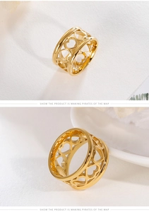 Detailansicht eines goldenen hohlgeformten Herzrings aus Titanstahl aus mehreren Winkeln