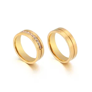 Bagues De Couple À La Mode Acier Inoxydable 316L Zircon Incrusté Design Rainuré Alliance Bijoux Amants Hommes Femmes