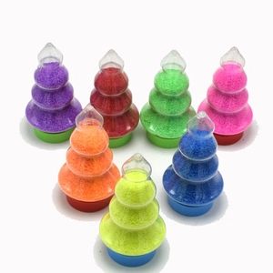 Lot de sept bouteilles de sable magique coloré en forme de sapin pour l'art du sable