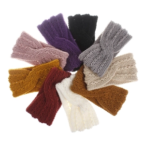 Detailed collection of chunky knit headbands in ten diverse colors for winter styling