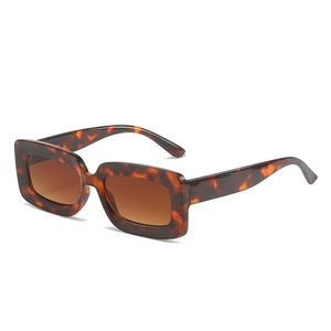 Retro rectangular tortoise shell sunglasses with wide temples and brown gradient lenses