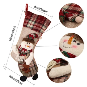 Chaussette de Noël de 48cm avec bonhomme de neige, motif à carreaux et texture en lin