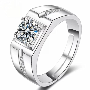 Detailed view of square-cut zircon ring with 925 silver finish and adjustable band