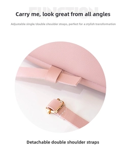 Détail du sac en cuir PU rose avec boucle dorée et bretelles doubles amovibles