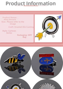 Détail de pin's colorés en émail avec motifs abeille et cœur sur attaches papillon