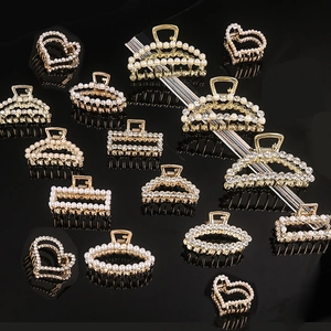 Elegant Hair Claw Clip Alloy With Rhinestone And Faux Artificial Pearl Geometric Moon Heart Shape Non-Slip Accessory For Women