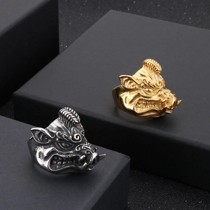 Retro stainless steel wild boar head ring in gold and silver finish for men
