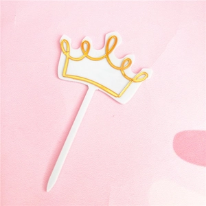 Gold crown cake topper acrylic baking decoration for birthday party desserts and sweet wedding cakes.